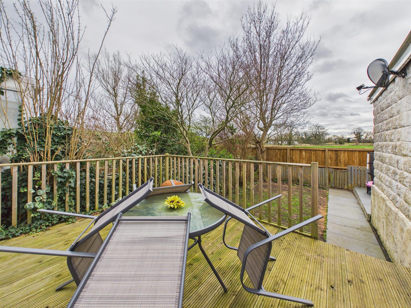 27 Vernon Crescent, Lancaster LA2 0LX